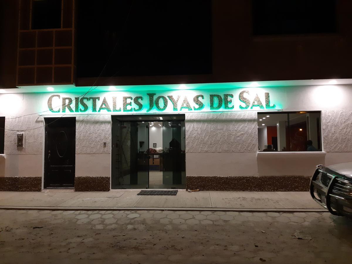 Hotel Cristales De Sal Уюни Екстериор снимка